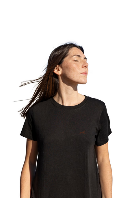 screenshot 2025 09 02 at 12 16 54 front view woman with blank shirt free psd screenshot 2025 09 02 at 12 16 54 front view woman with blank shirt free psd